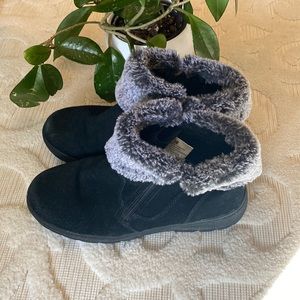 Khombu warm winter boots size 9